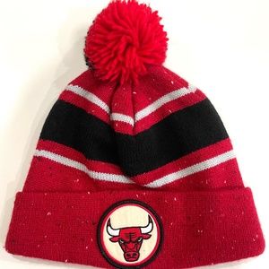Mitchell & Ness NBA Chicago Bulls Beanie- Red Black